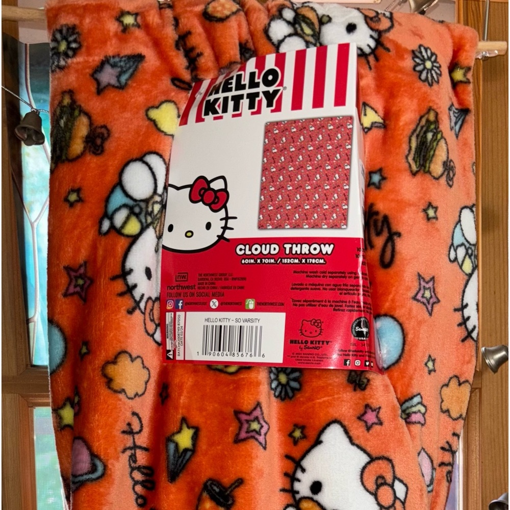 Hello Kitty Throw blanket